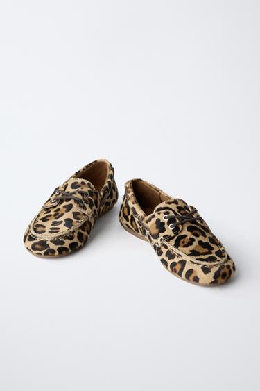 CHAUSSURES BATEAU EN CUIR LÉOPARD - Marron de Zara - Image 2