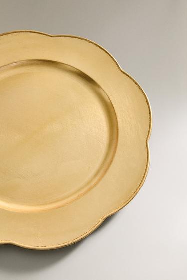 PLAIN SCALLOPED CHRISTMAS SERVICE PLATE - Gold by Zara - Image 2