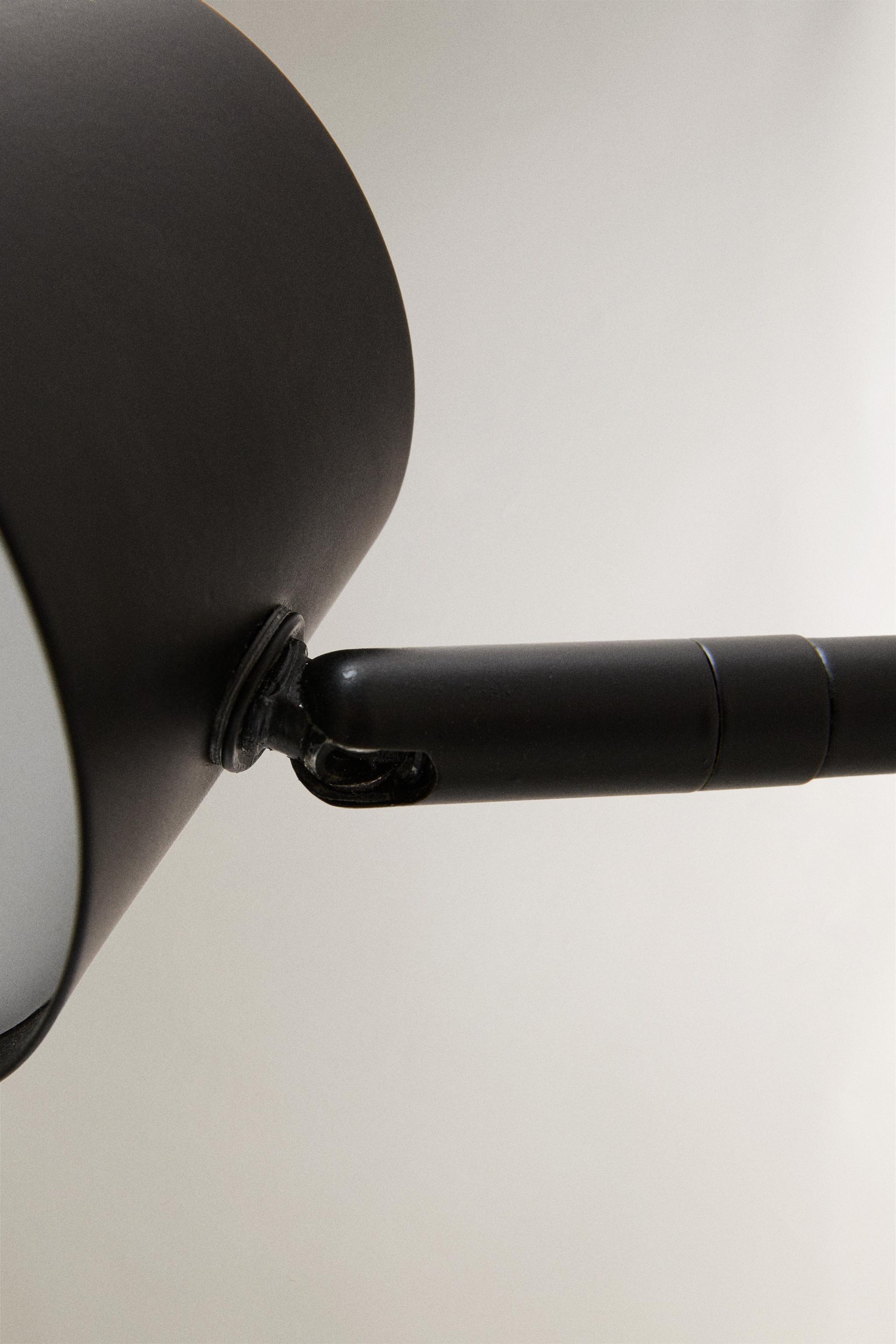 LAMPE | APPLIQUE MURALE FER