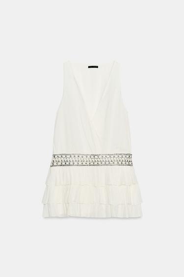 フリルスタッズ付きガーゼワンピースホワイトZaraのフリルスタッズ付きガーゼワンピース - ホワイト 