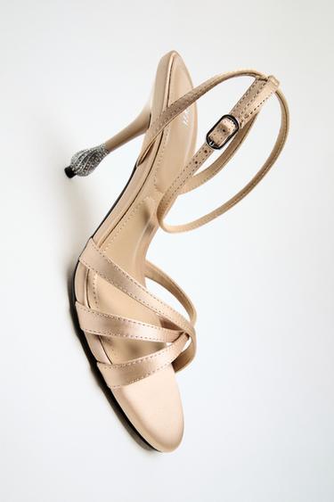 Zara RHINESTONE APPLIQUÉ HEELED SANDALS - Beige