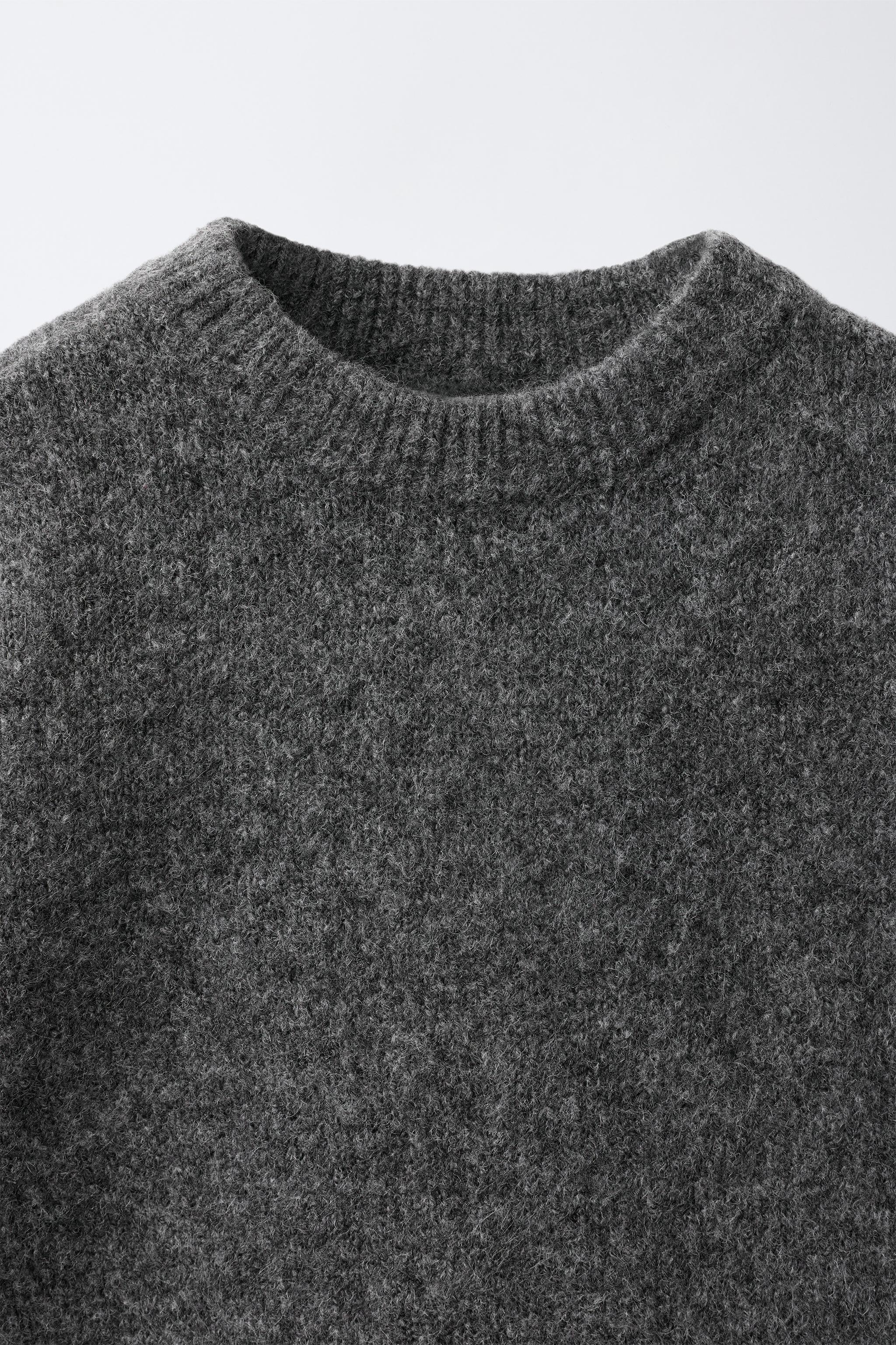 PULL EN MAILLE AVEC DENTELLE