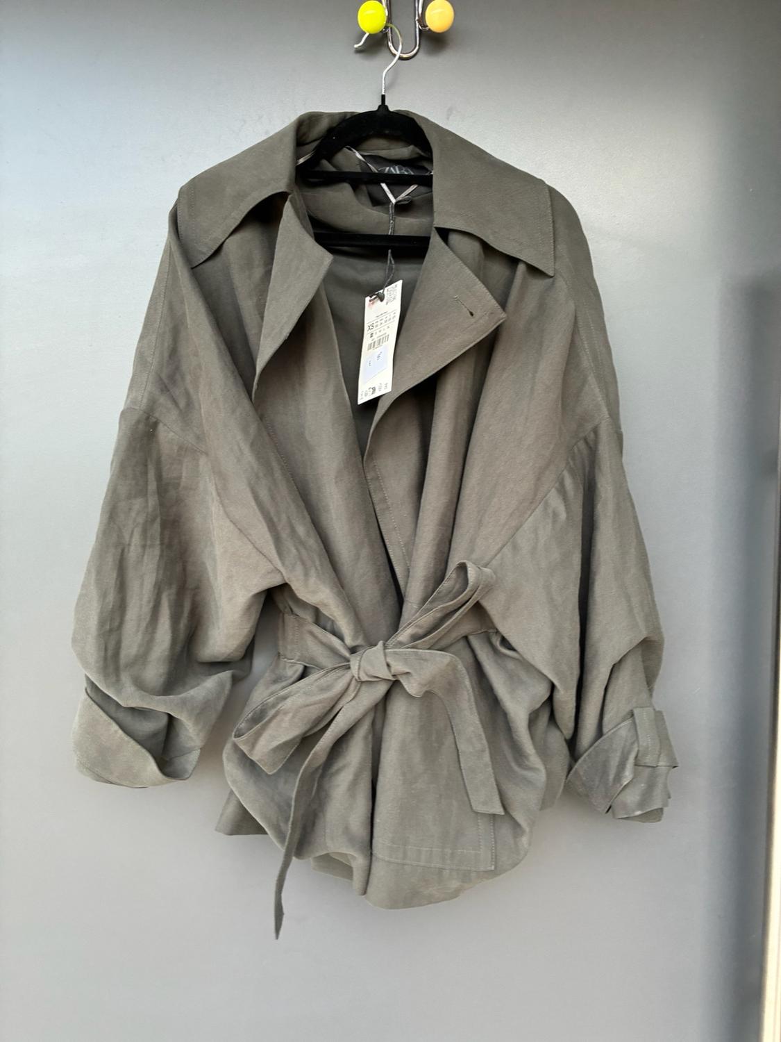 ZW COLLECTION SHORT FLOWING TRENCH COAT - Image 4