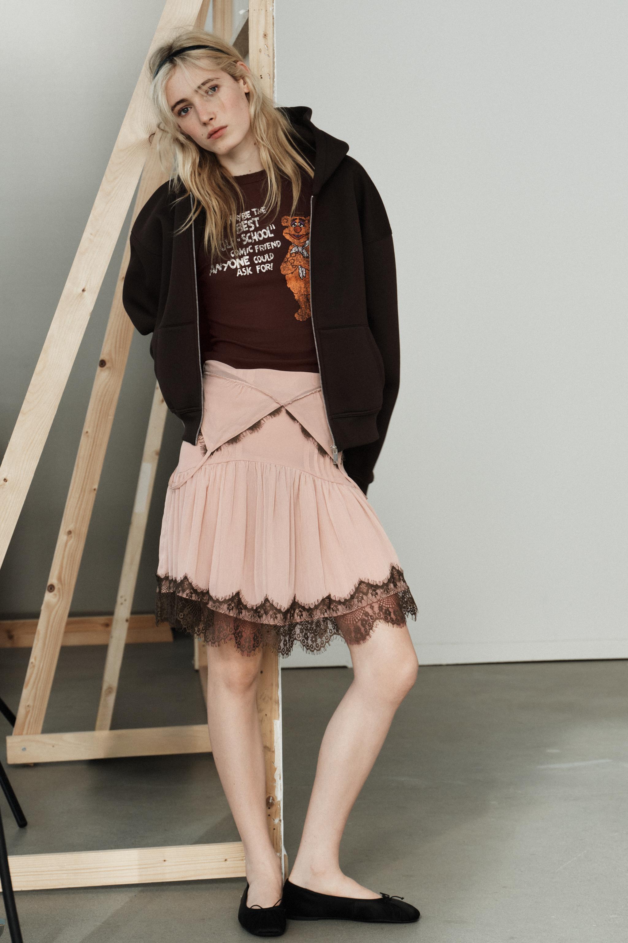 ネオプレンディテール フーディ - チョコレート | ZARA Japan / 日本