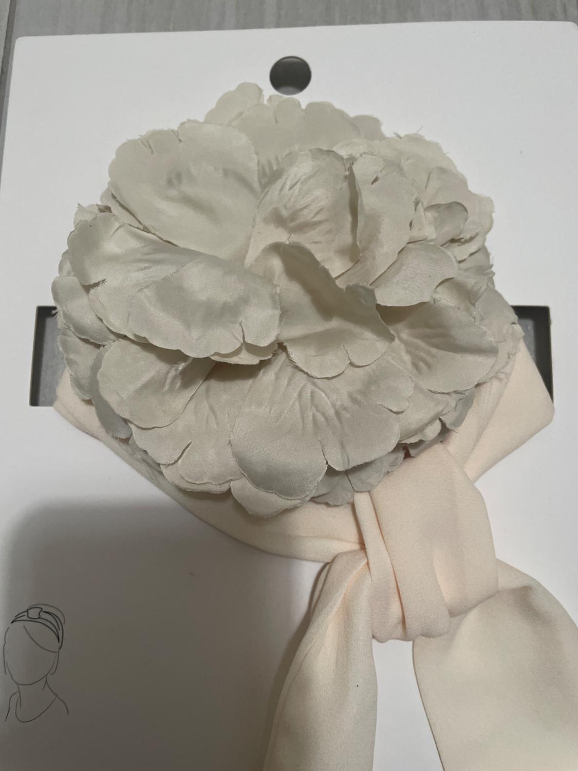 SCARF WITH FLOWER - Image 5