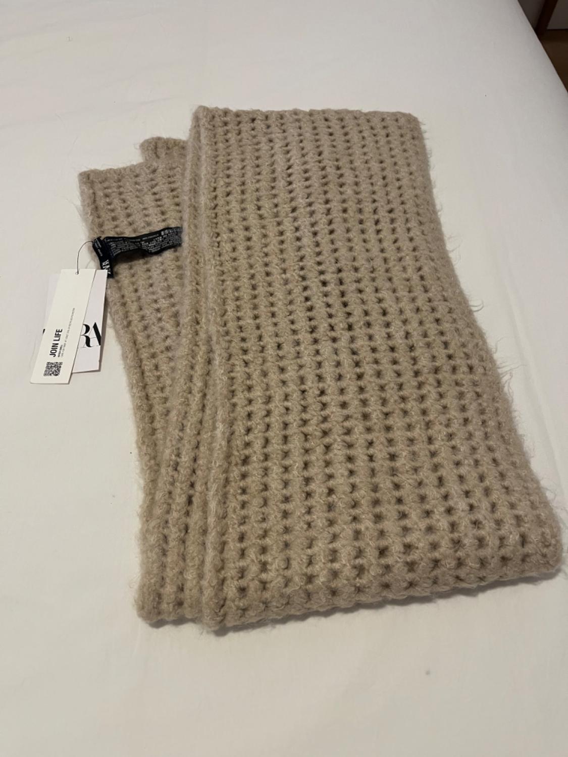OPEN KNIT SCARF - Image 3