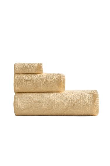 MINI WAFFLE-KNIT FLORAL BATH TOWEL - Yellow by Zara