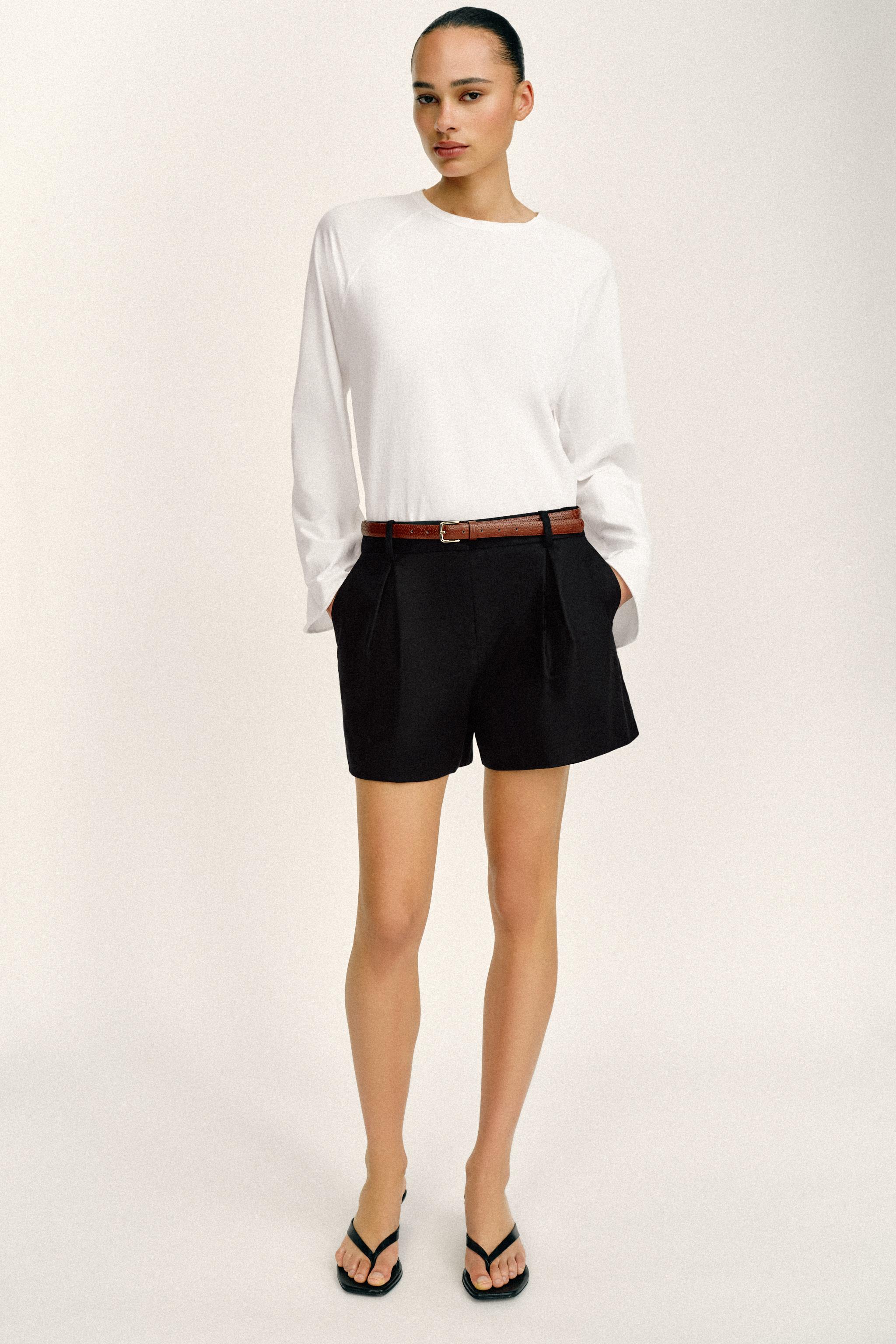BELTED PLEATED SHORTS