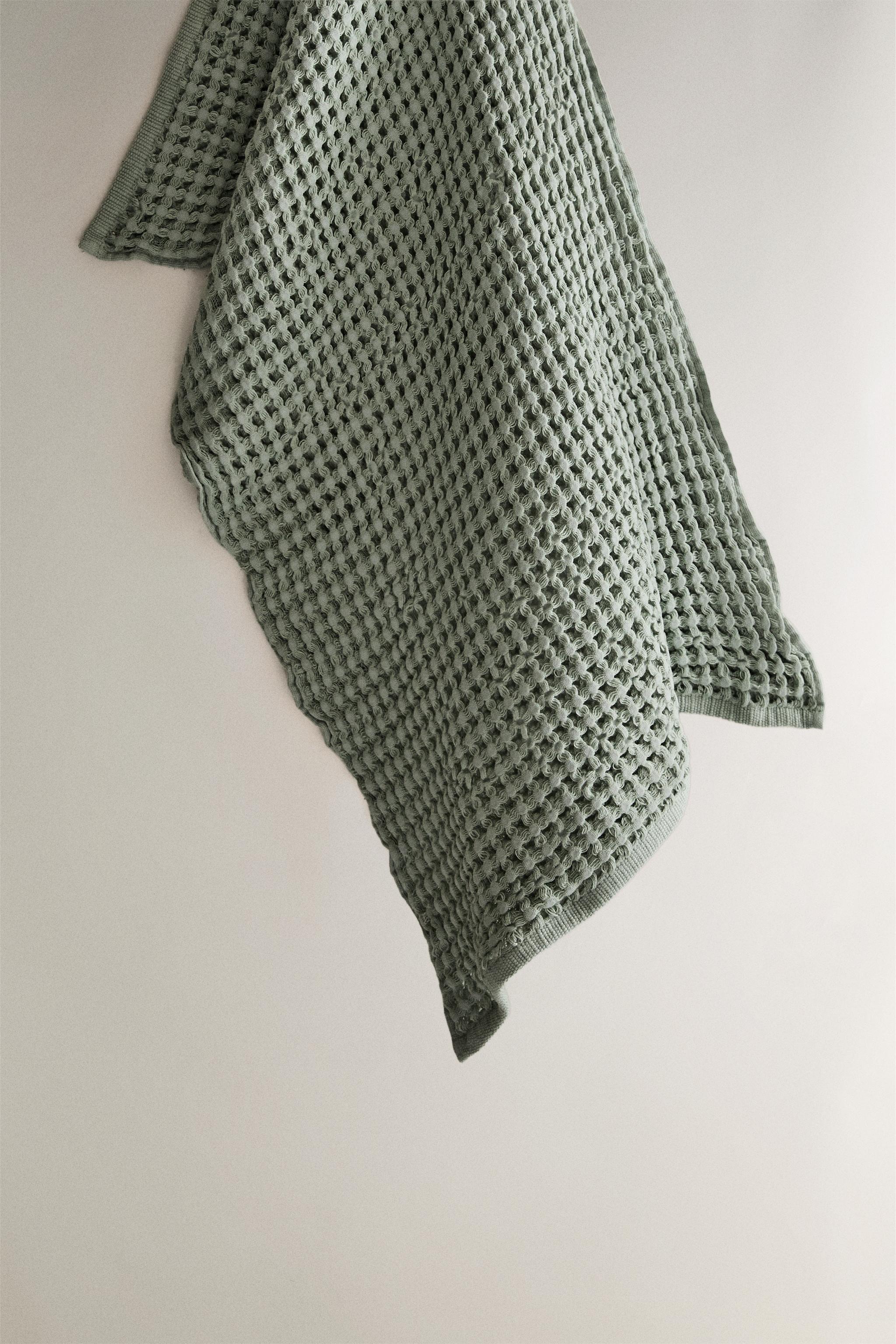 WAFFLE-KNIT KITCHEN TOWEL