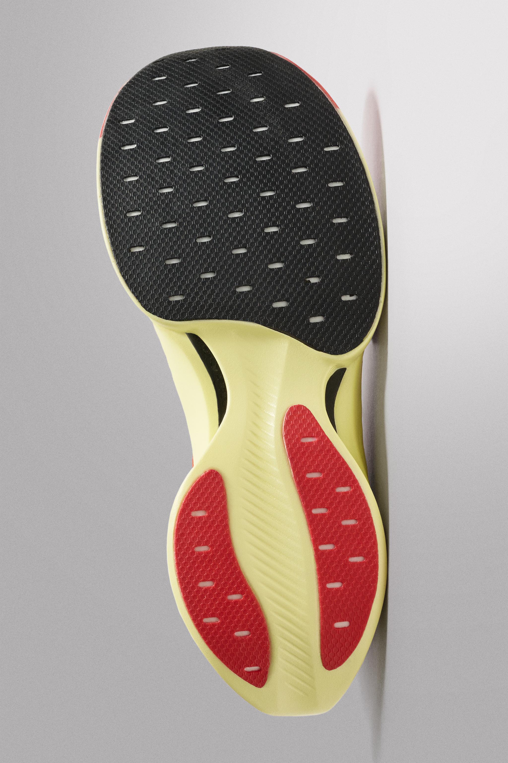 MARATHON SNEAKERS