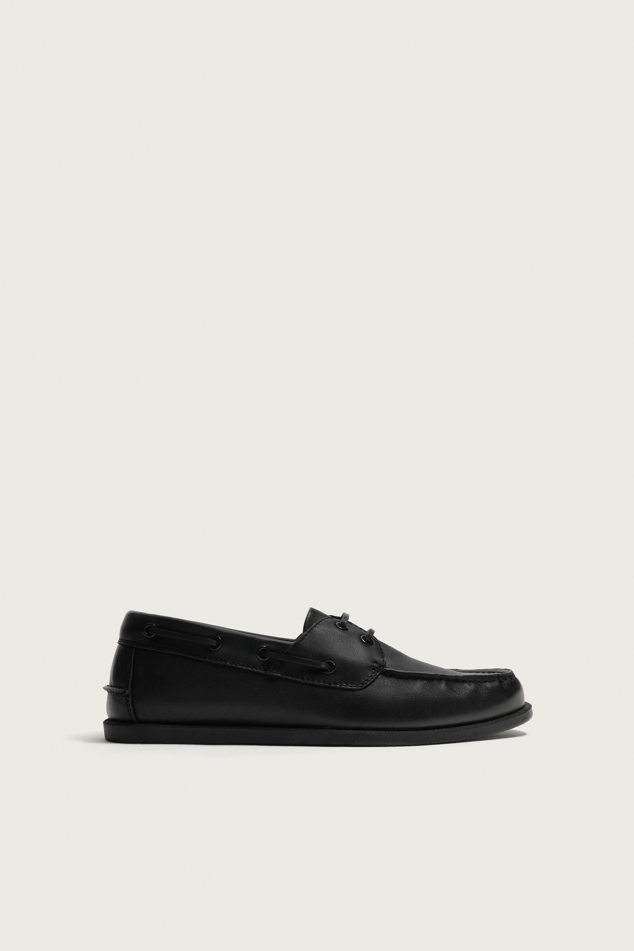 LEATHER BOAT SHOES — Black
