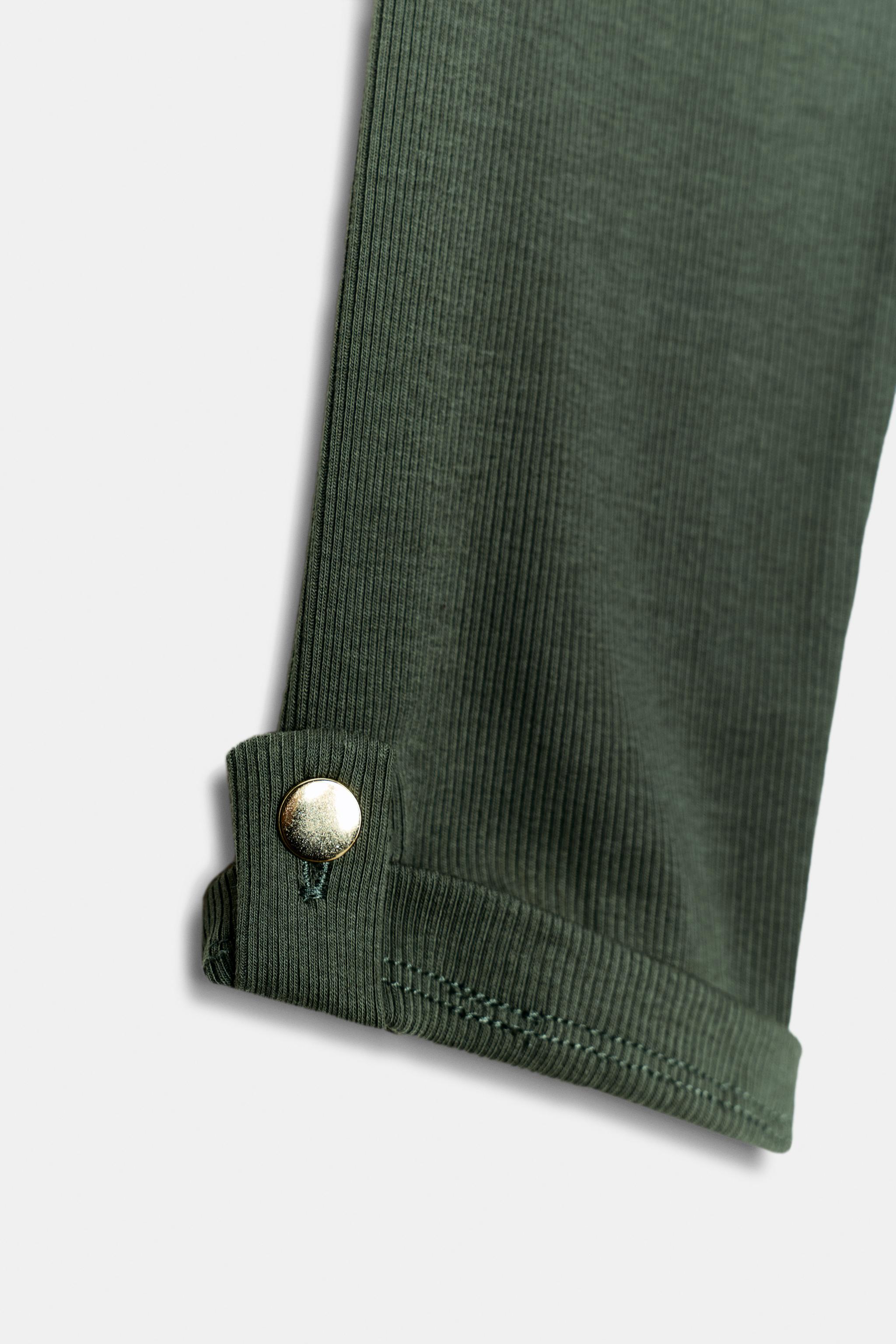 BUTTON RIBBED T-SHIRT