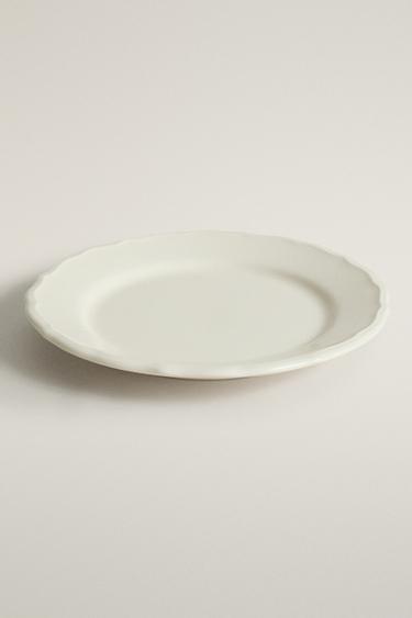 EARTHENWARE DINNER DISH WITH RAISED-DESIGN EDGE — Ecru 2