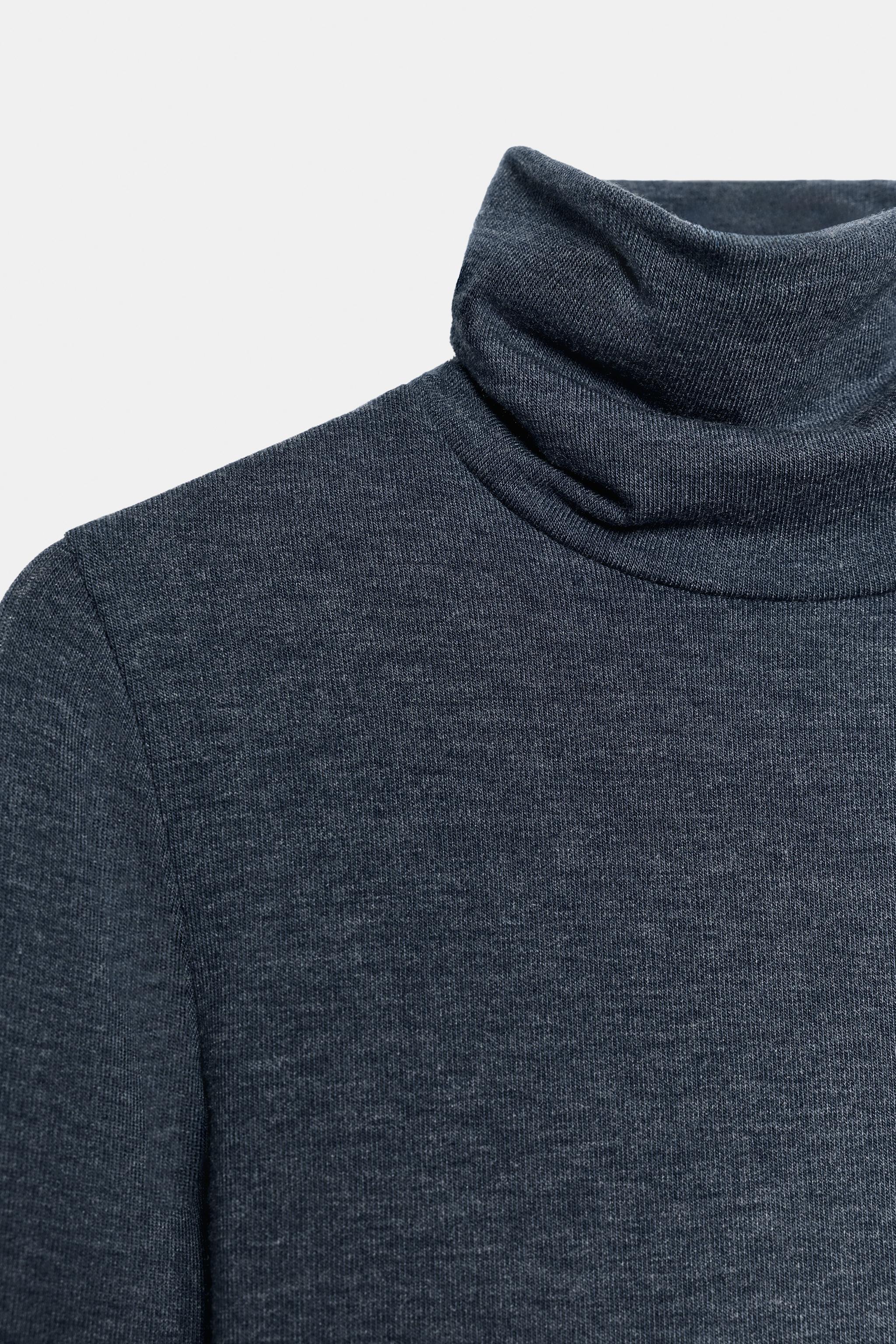 STAND-UP COLLAR T-SHIRT