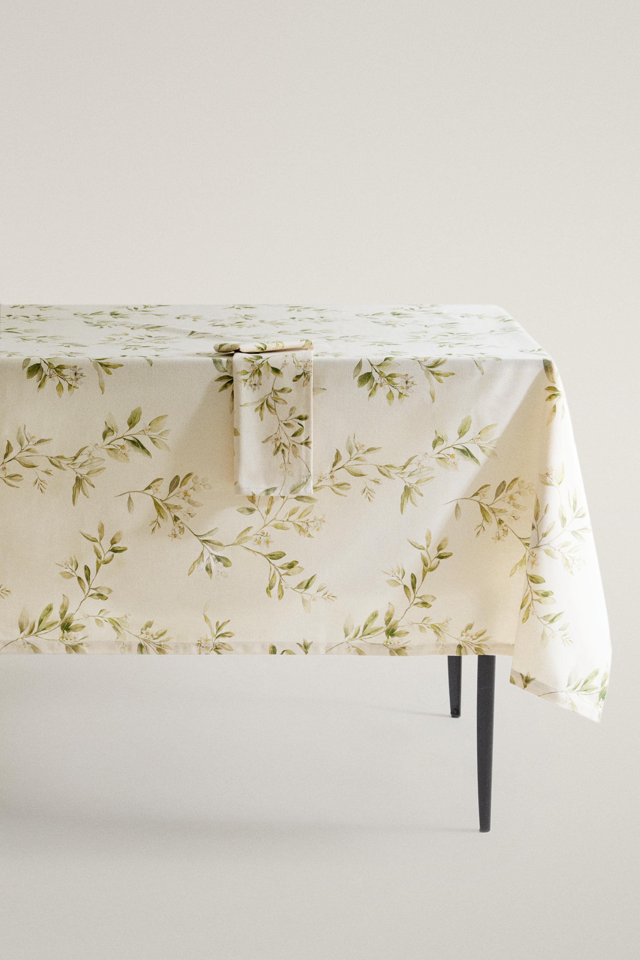 NAPPE IMPRIMÉ BRANCHAGES ET FLEURS