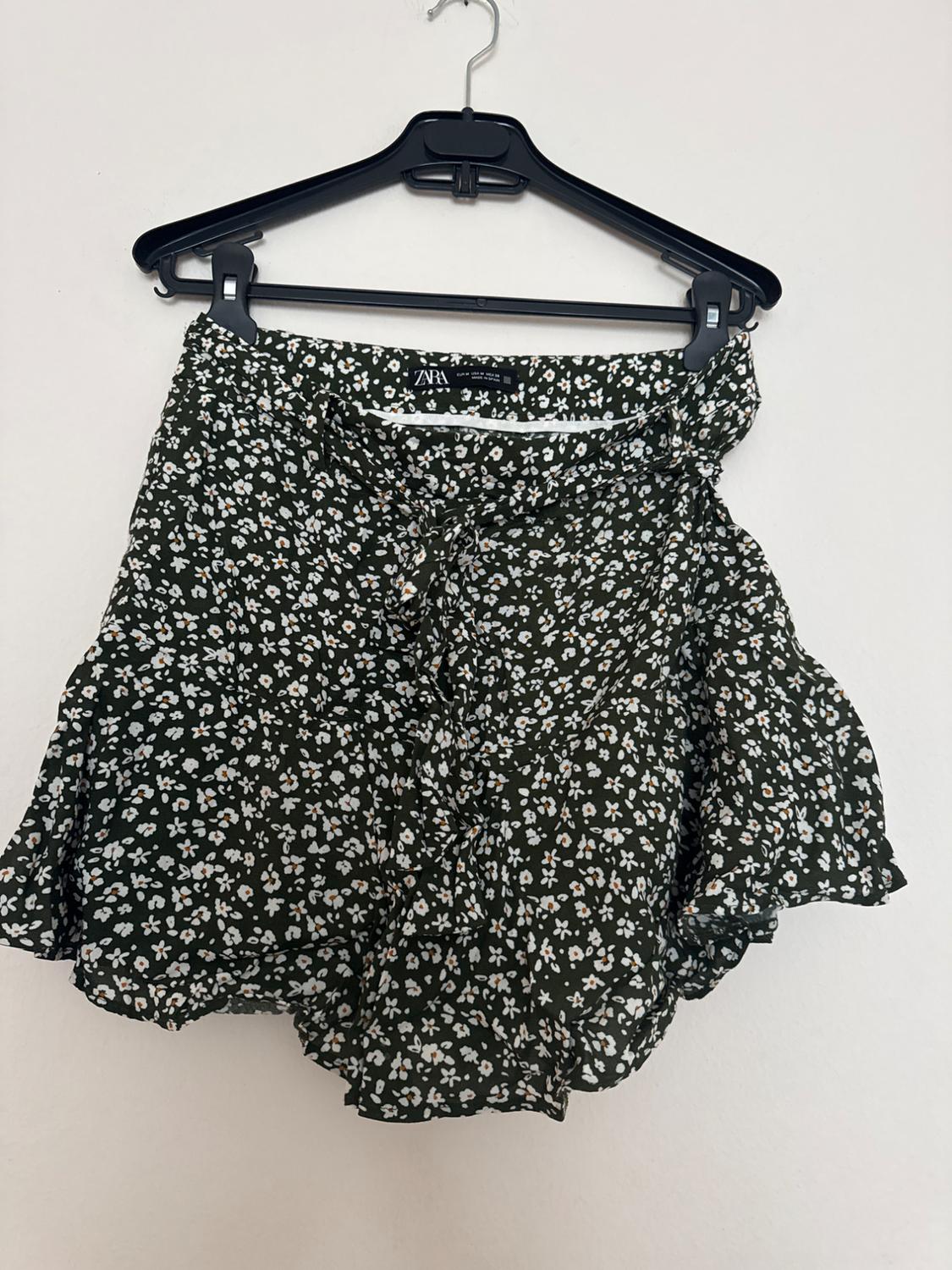 RUFFLED BERMUDA SKORT - Image 2