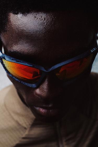 LOOK - MANDARINA.OSCURO de Zara