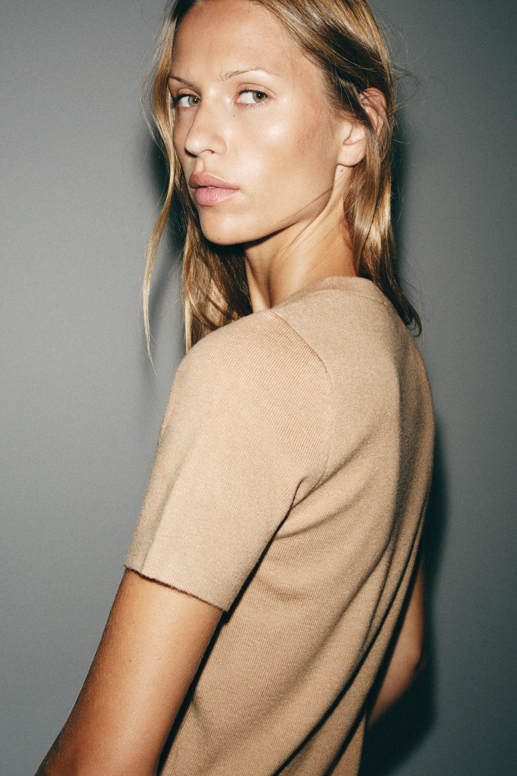 SOFT-TOUCH KNIT TOP — taupe brown