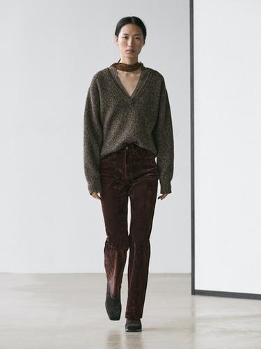 Jean bootcut taille haute effet velours - Chocolat de Zara - Image 0