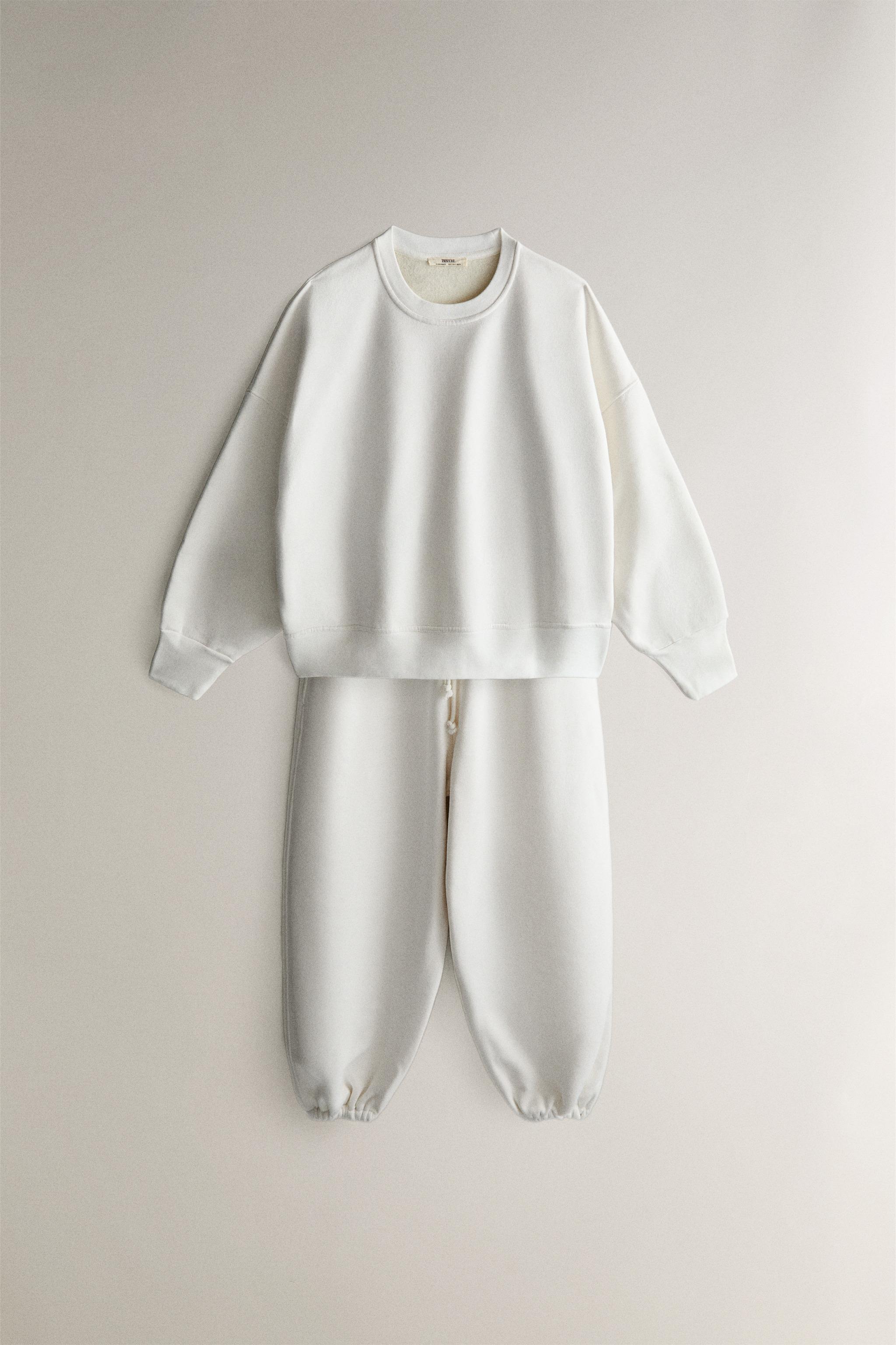 PLUSH SWEATSHIRT