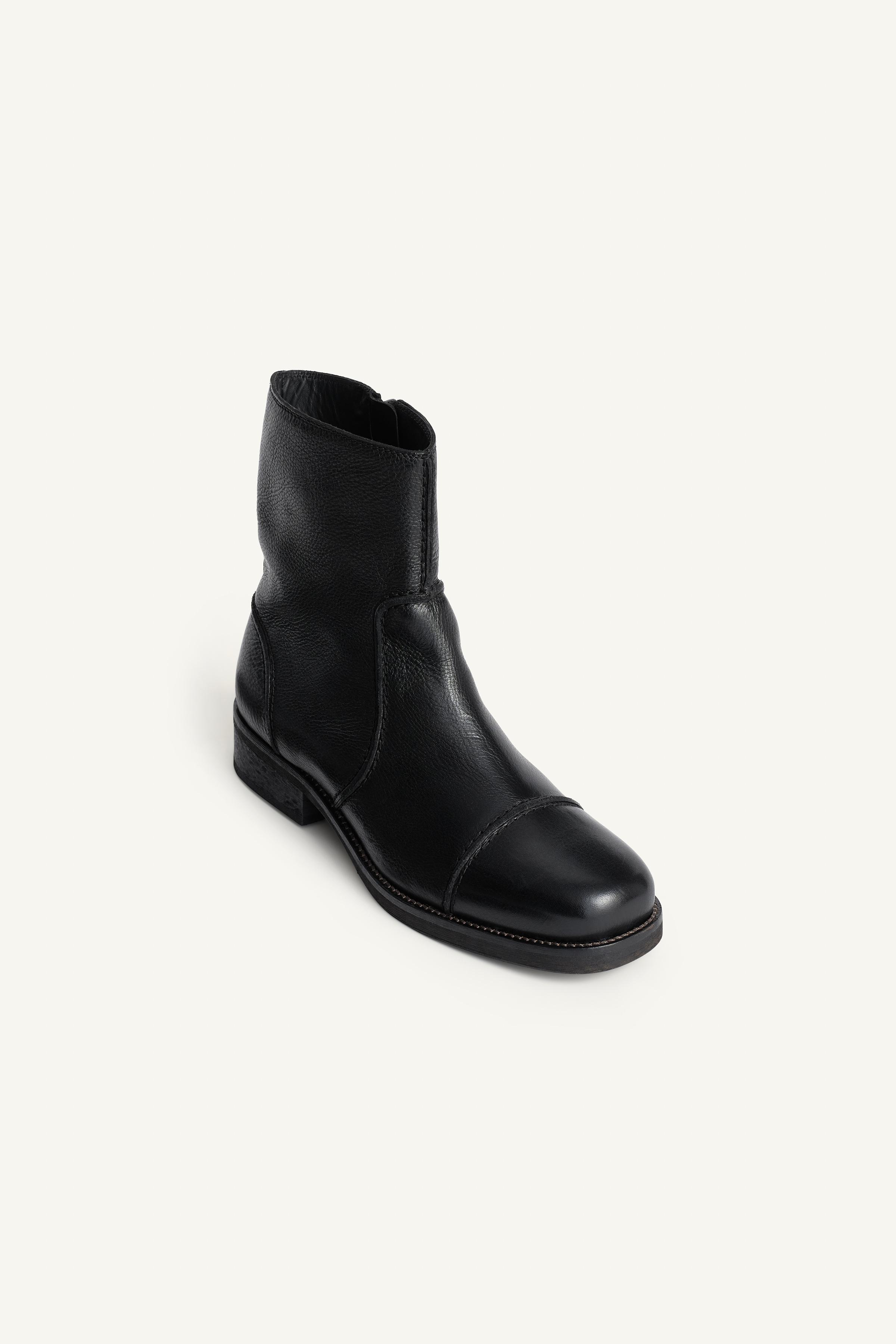 LEATHER ZIP BOOTS