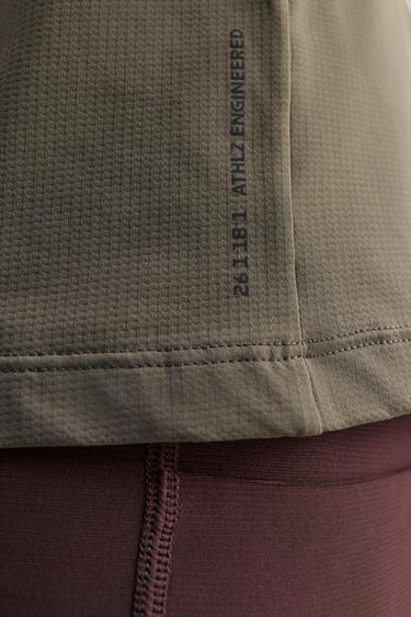 T-SHIRT TECHNIQUE ENTRAÎNEMENT - Marron clair de Zara - Image 6