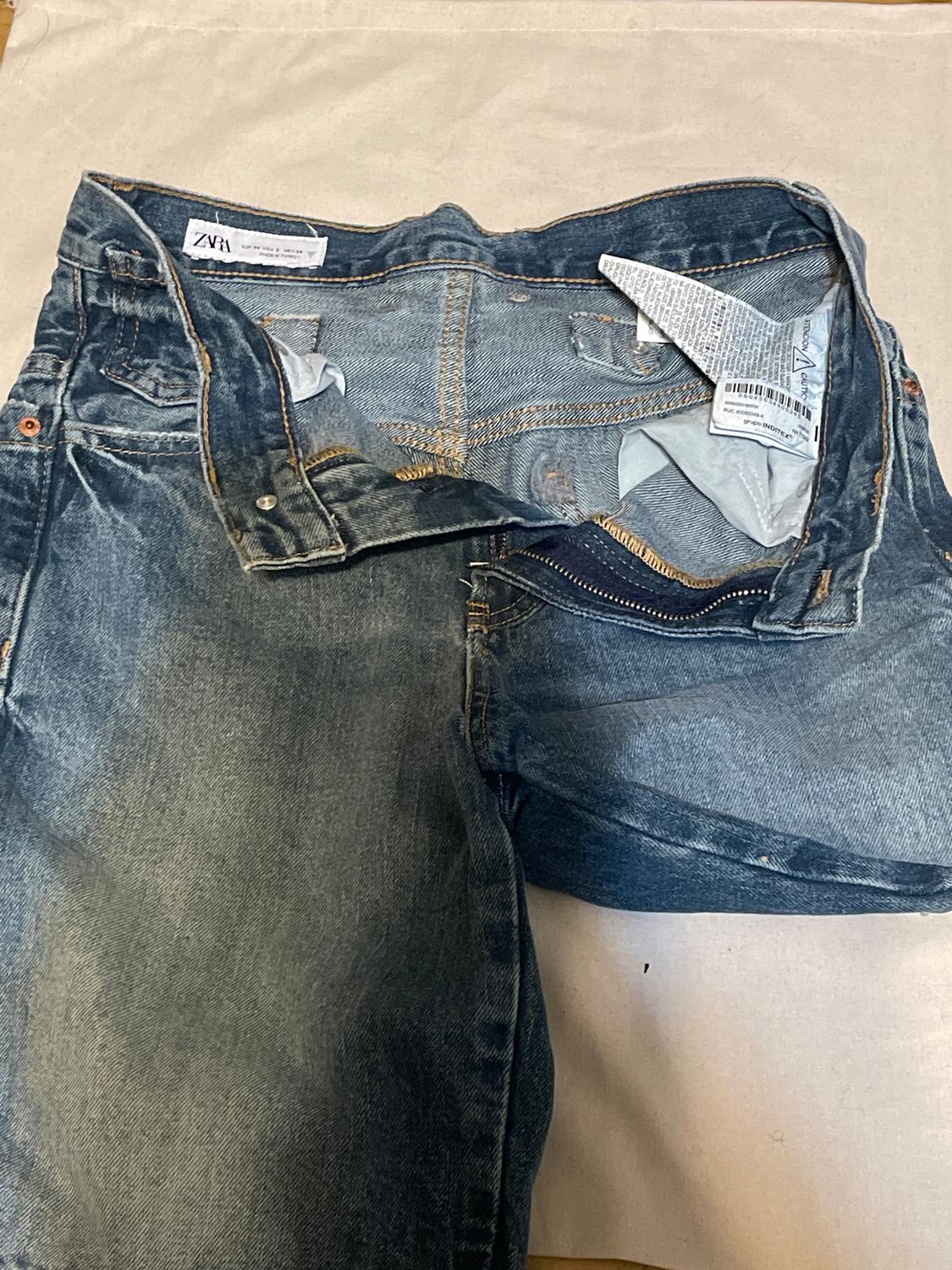 DENIM TRF LOW-RISE BERMUDA SHORTS WITH TAB - Image 3