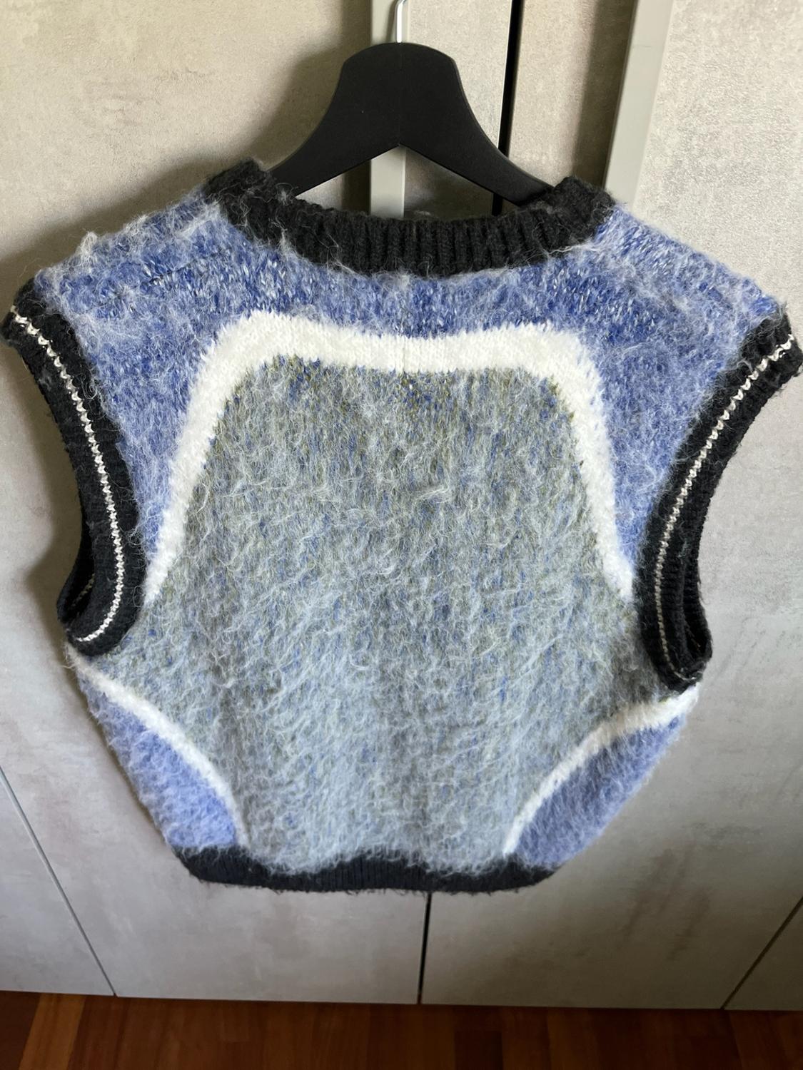 TEXTURED KNIT WAISTCOAT WITH EMBROIDERY - Image 8