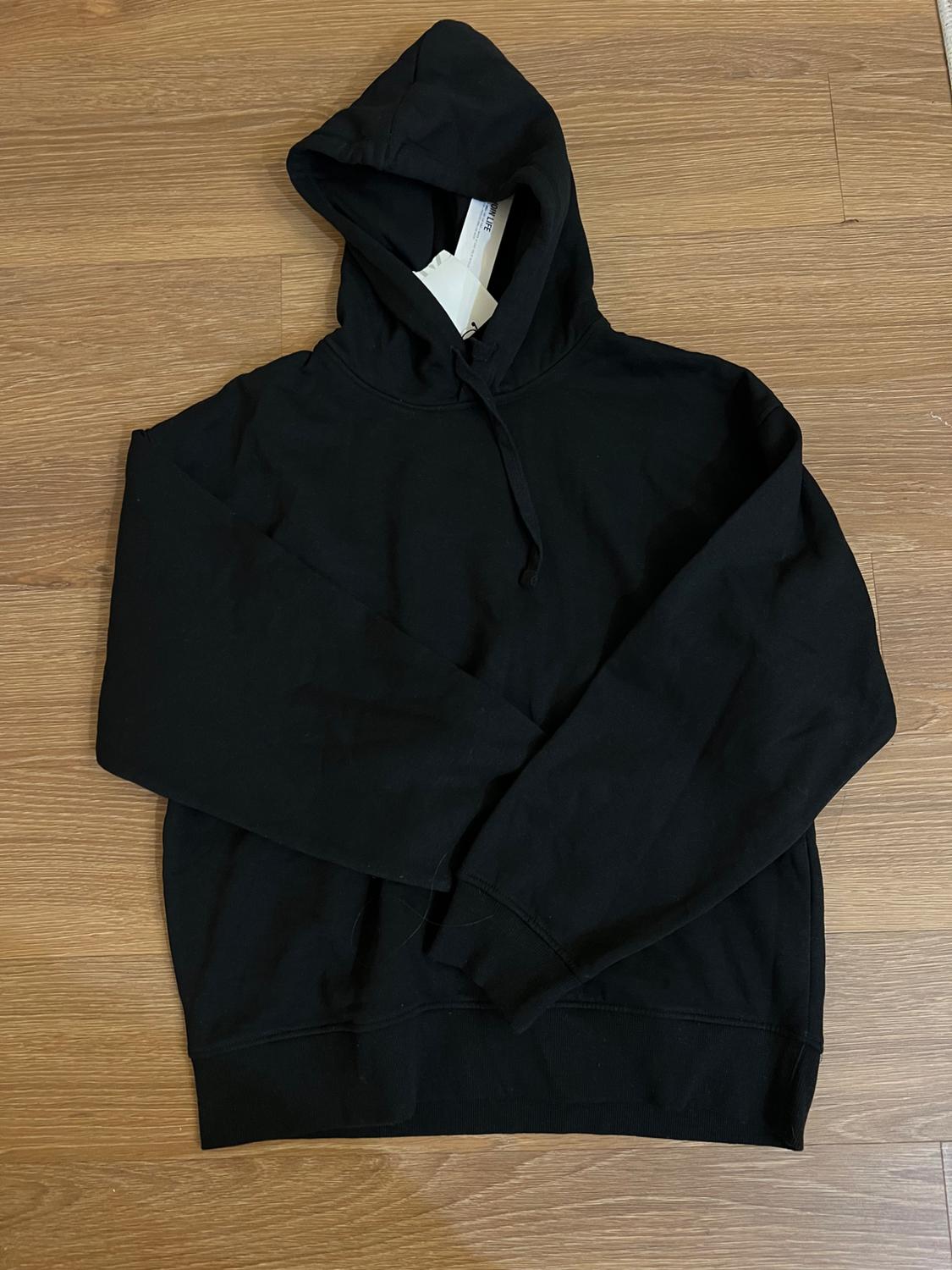 BASIC HOODIE SWEATSHIRT