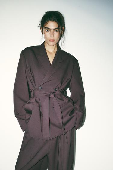 BELTED BLAZER - Dark burgundy by Zara