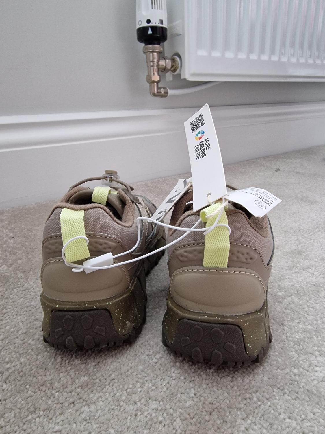 BABY/ HIKING TRAINERS - Image 4