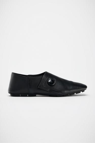 FLAT LEATHER SHOES WITH BUTTON DETAIL - Black by Zara