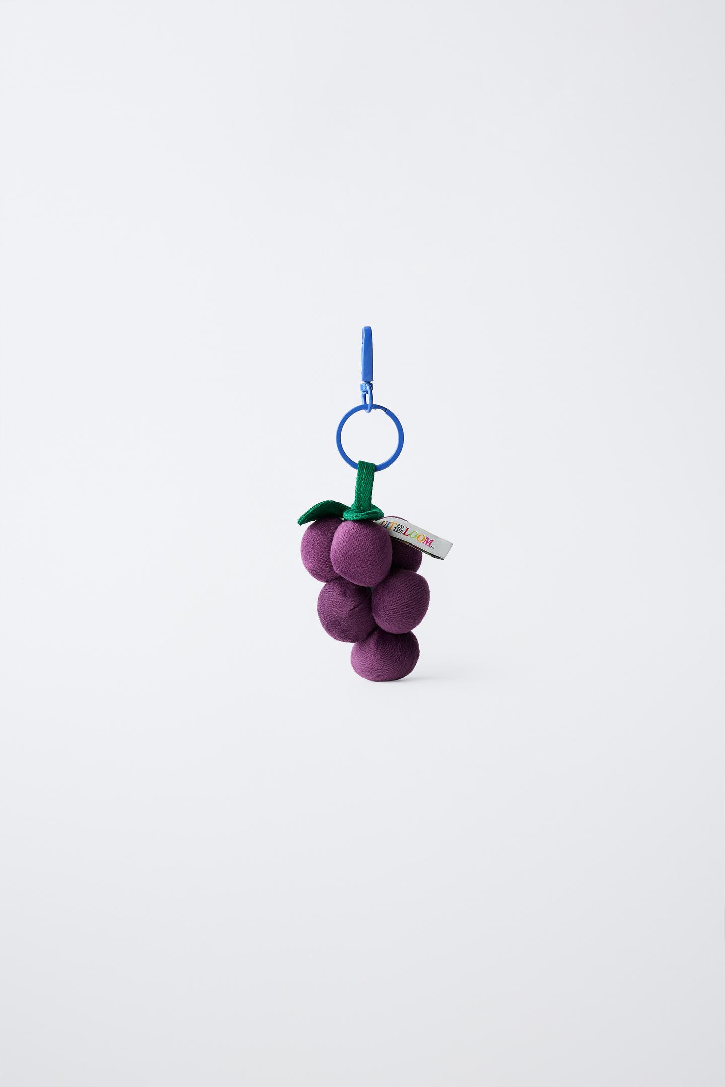 Детский брелок Zara Fruit OF the Loom™ Grape Charm Keychain, цвет: Розовато-лиловый