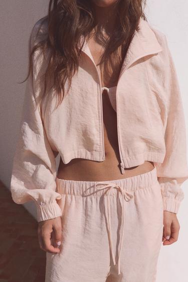 УКОРОЧЕНА ЛЕГКА КУРТКА - Колір рожевої крейди Zara