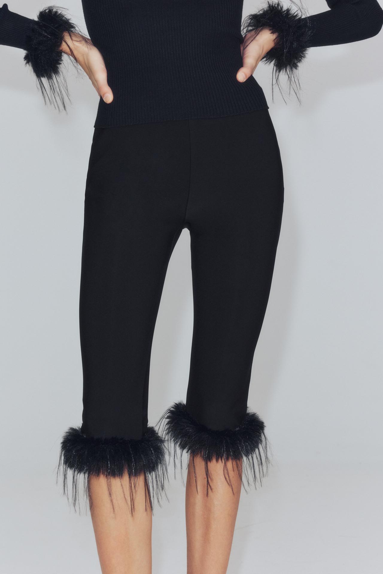 FAUX FUR EFFECT COMBINED CAPRI PANTS — Black