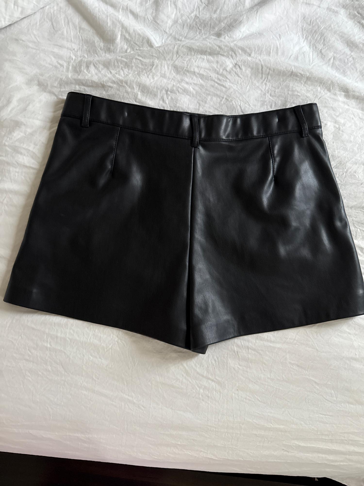 FAUX LEATHER SHORTS SECOND HAND | Zara Preowned