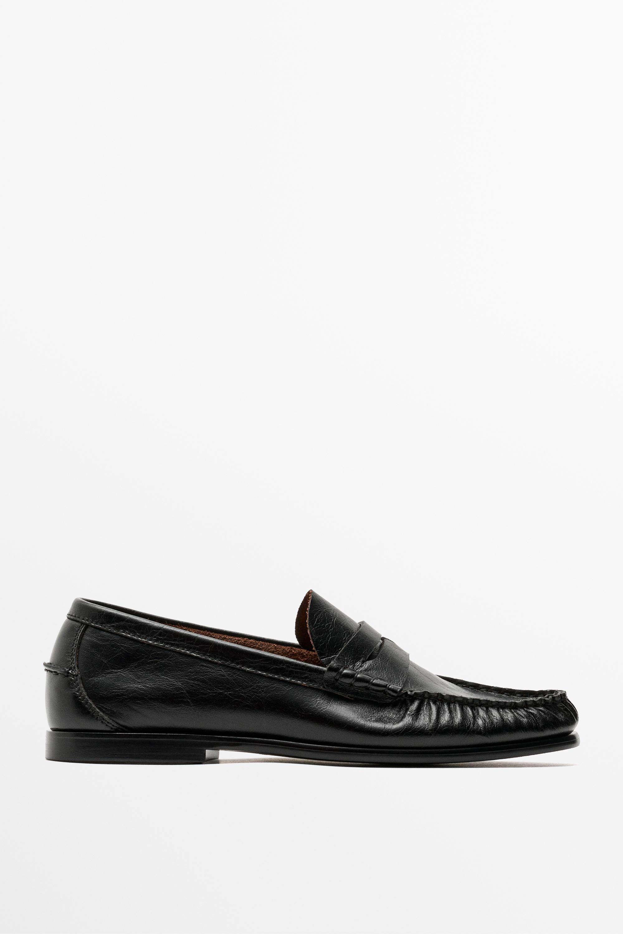 Soft leather shirred loafer — Black