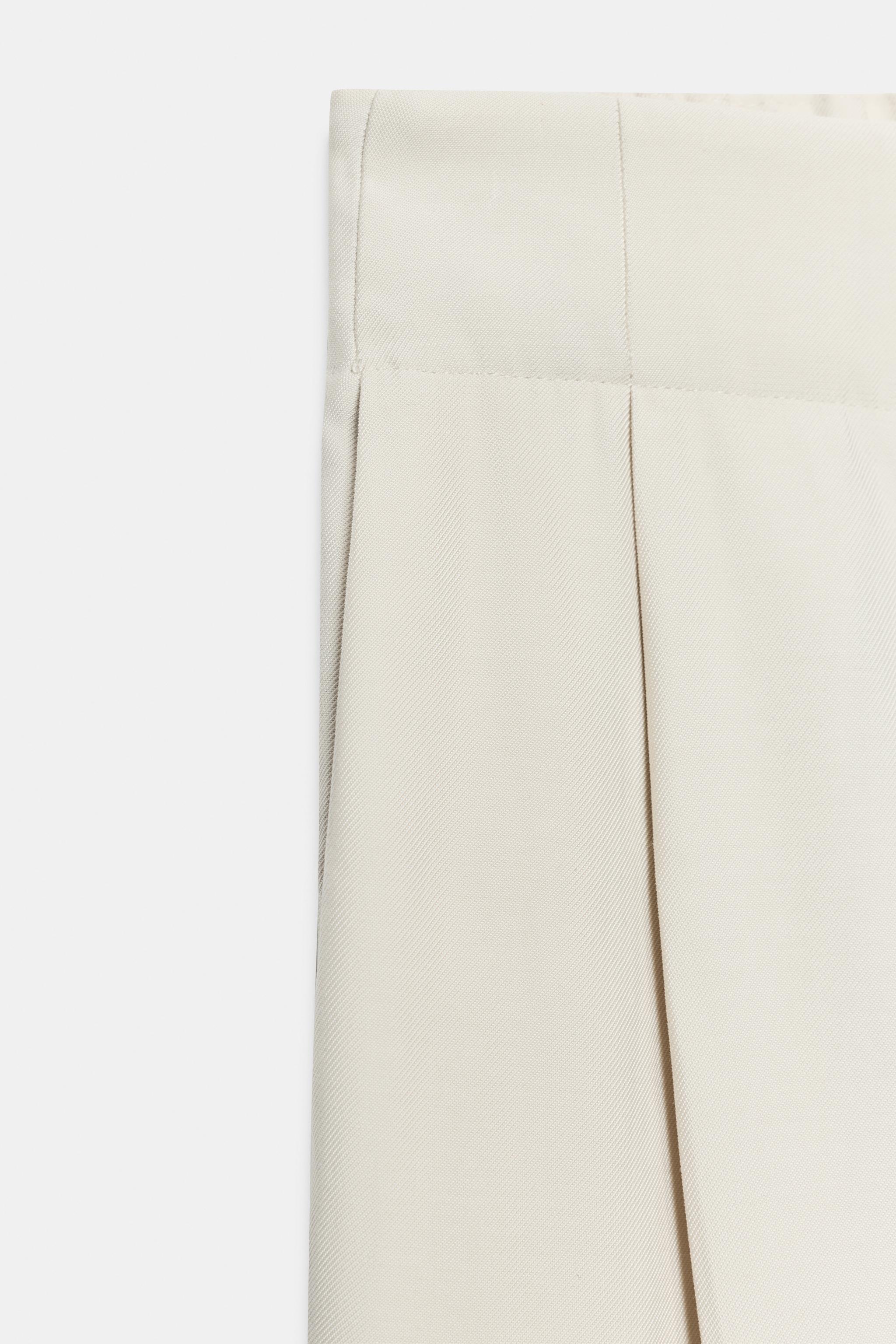 PLEATED FLOWY PANTS