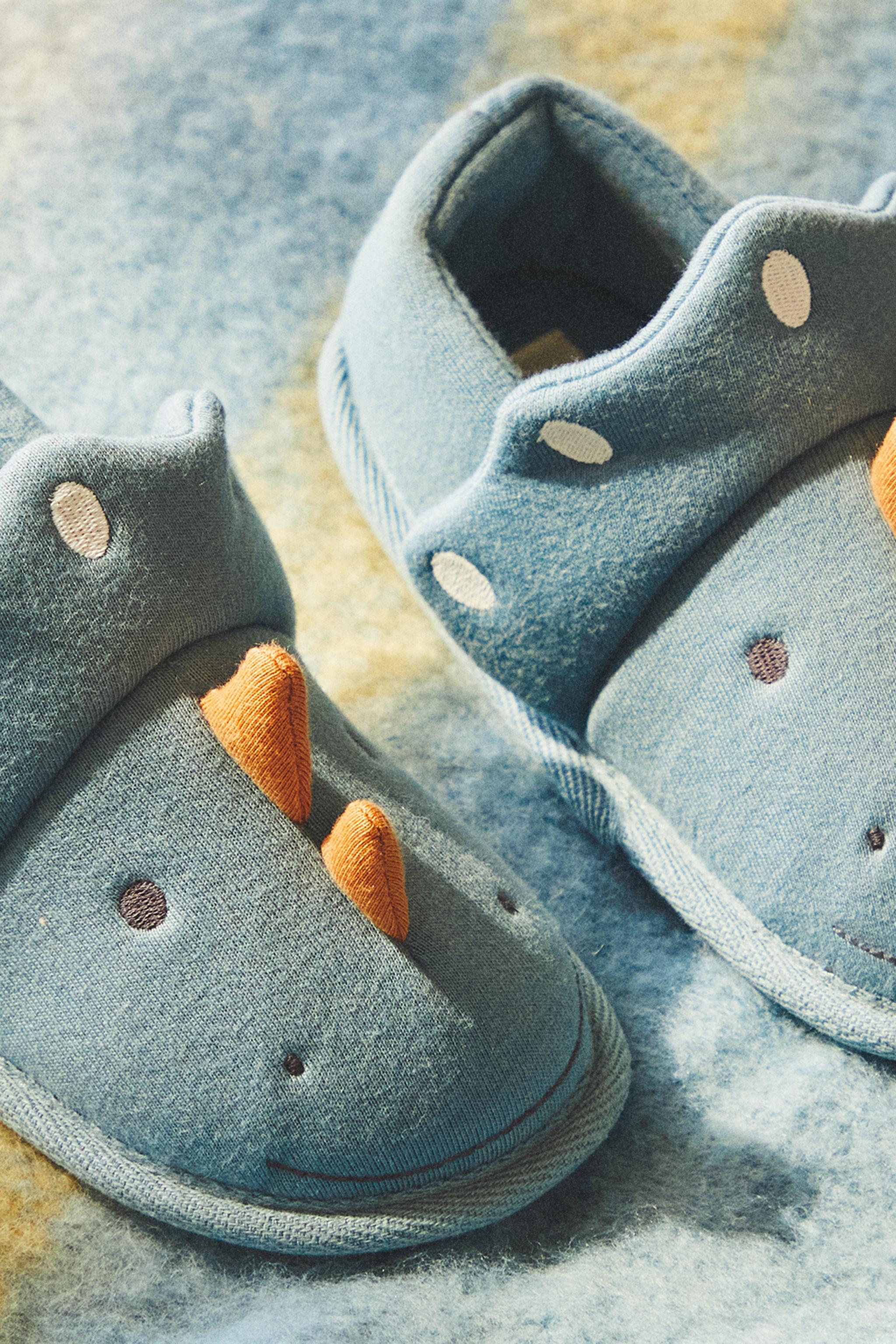 Childrens dinosaur slippers online