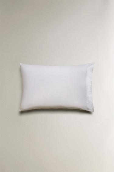PLEATED COTTON SATEEN PILLOWCASE (400 THREAD COUNT) - White by Zara - Image 3