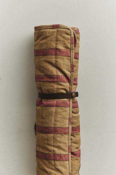 STRIPED ROLL-UP PET FLOOR BLANKET - Mustard by Zara - Image 5
