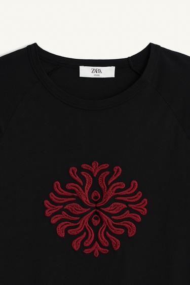 RELAXED FIT CORAL EMBROIDERED T-SHIRT - Black by Zara - Image 6