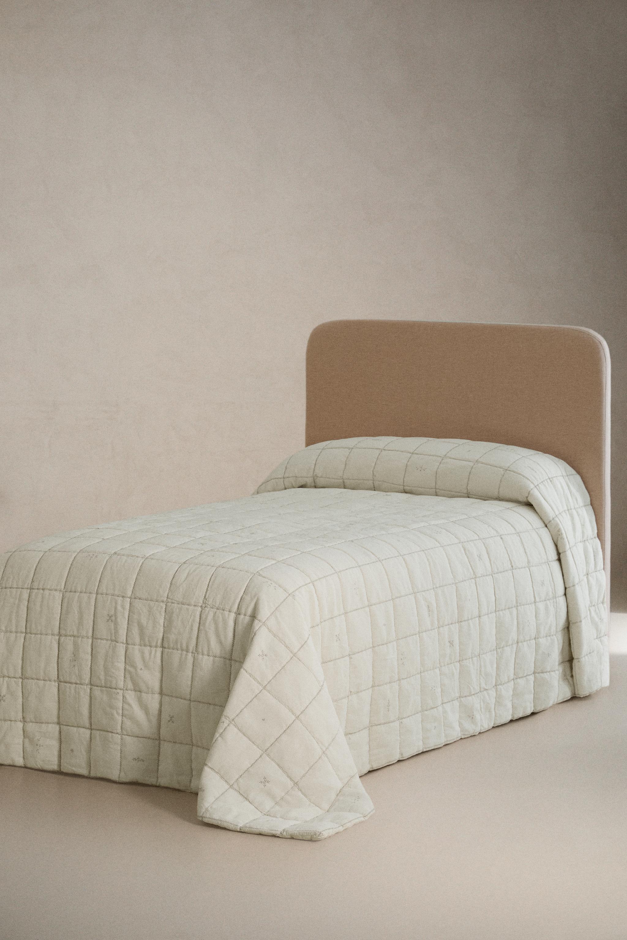 KIDS' PATCHWORK QUILTED BEDSPREAD — Ecru
