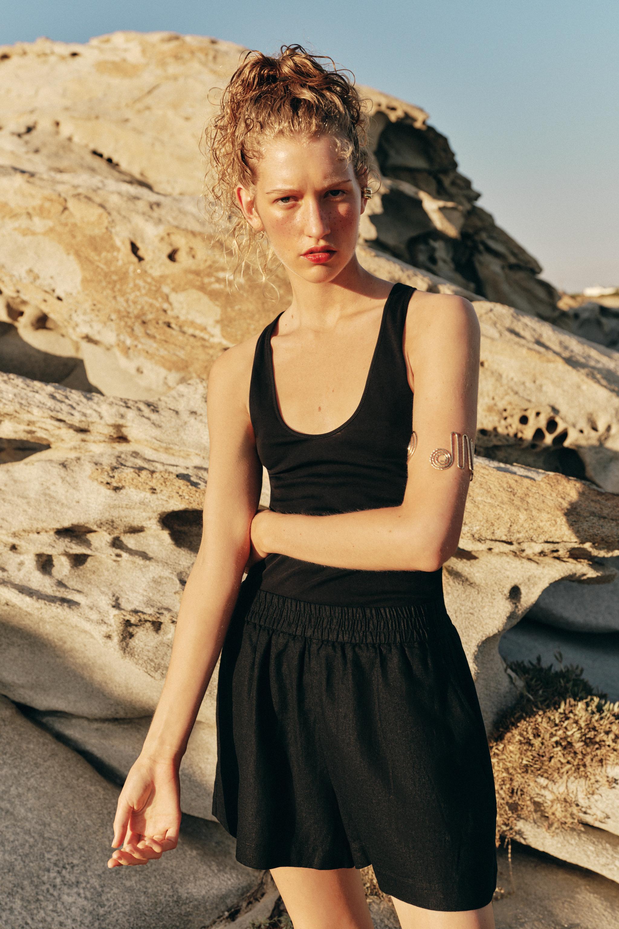 LINEN SHORTS WITH ELASTIC WAIST — Black