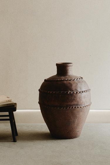 LARGE TERRACOTTA VASE - Khaki by Zara