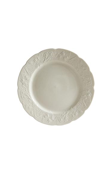 GRAPE PORCELAIN DINNER DISH - كريمي الخاص بـ Zara