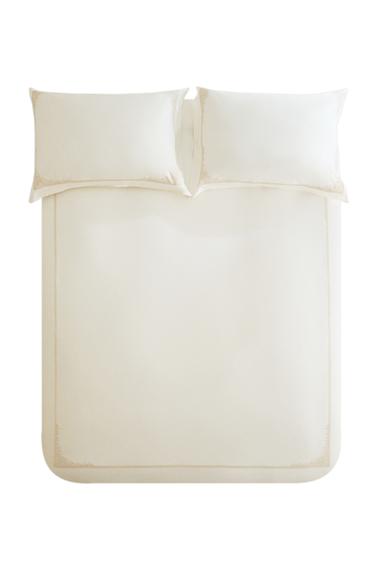 غلاف لحاف ساتان مطرز - كافا الخاص بـ Zara