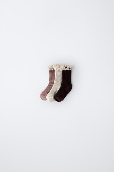 PACK TRES CALCETINES LARGOS PUNTILLA - Rosado de Zara - Imagen 0