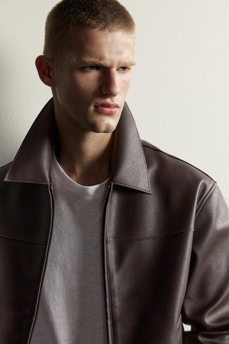 Chaqueta de efecto cuero de ajuste regular 6