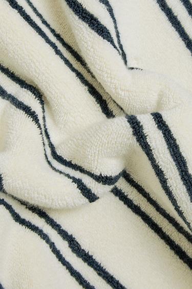 DOUBLE STRIPE BATH MAT - Ecru / Navy by Zara - Image 3
